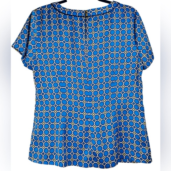 Banana Republic geometric short-sleeve crewneck blouse, Size 8, flared, Office - Picture 4 of 7